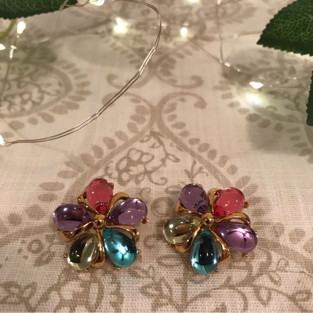 Vintage Trifari Signed Crown Pastel Colorful Flower Clip On Earrings